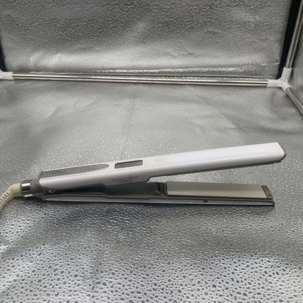 Conair Infiniti Nano Silver‎ Tourmaline Ceramic 1" Flat Iron White MDL CS43